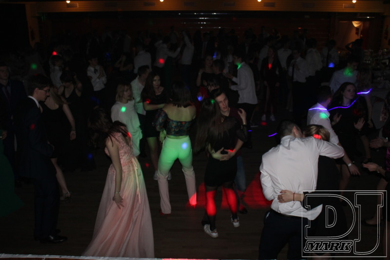 ŠKOLSKÝ PLES CK- NOVÉ ZÁMKY ( DJ MARK )